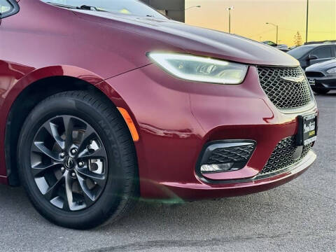 2021 Chrysler Pacifica Touring L