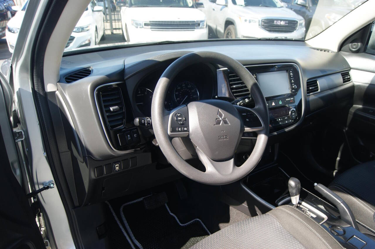 2018 Mitsubishi Outlander for sale at Auto Plaza in Fresno, CA