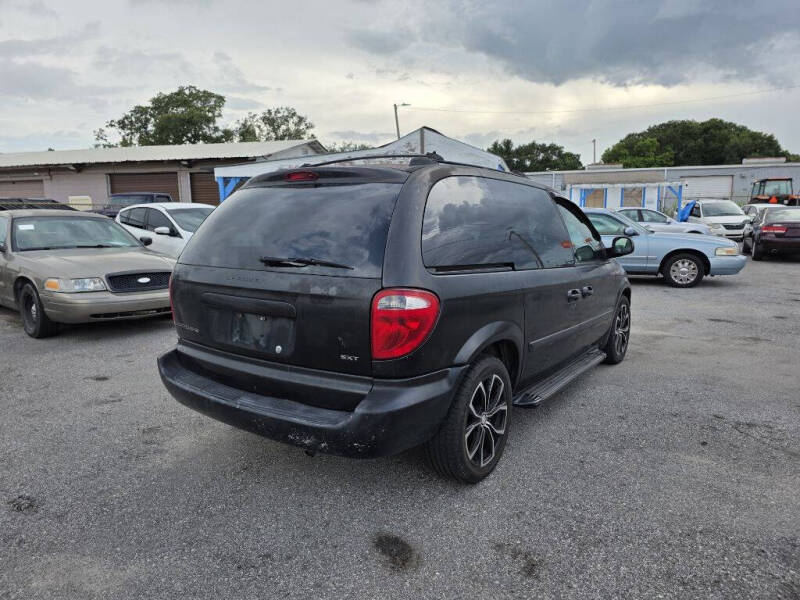 2005 Dodge Caravan SXT