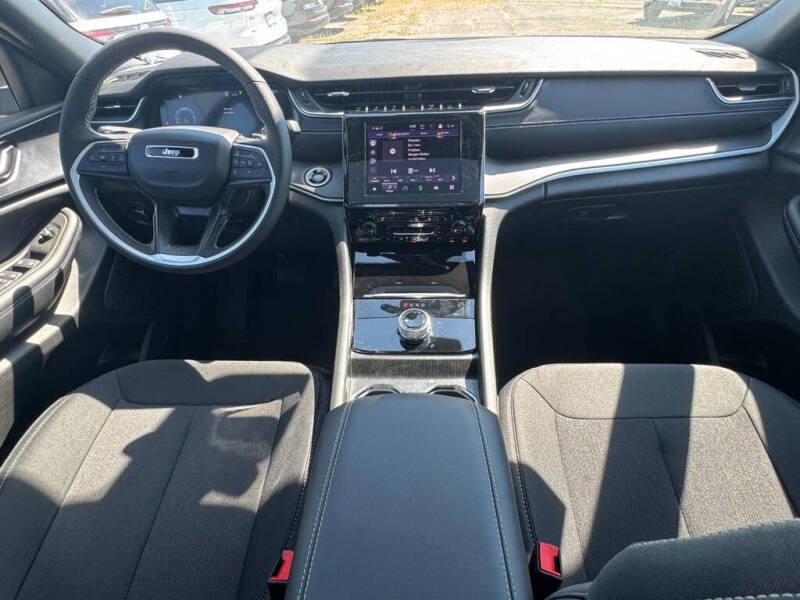 2025 Jeep Grand Cherokee Laredo X