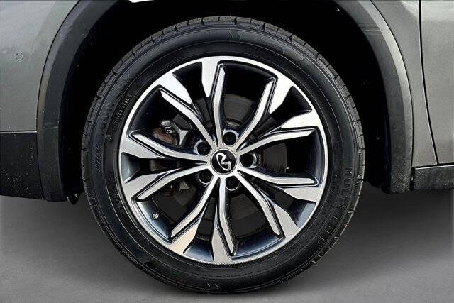 2017 Infiniti QX30 Premium