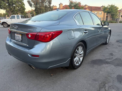 2015 Infiniti Q50 Premium