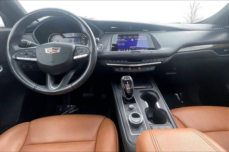 2020 Cadillac XT4 Premium Luxury