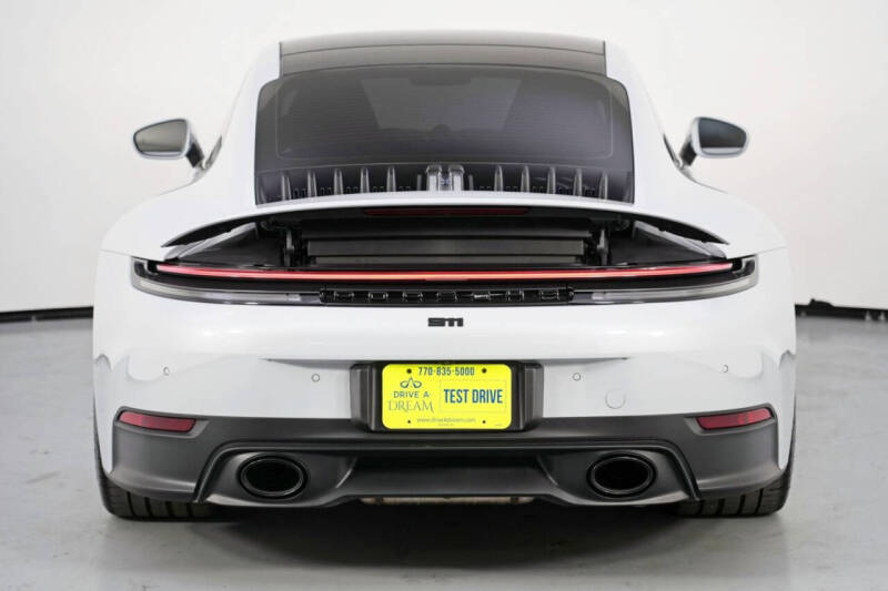 2025 Porsche 911 Carrera