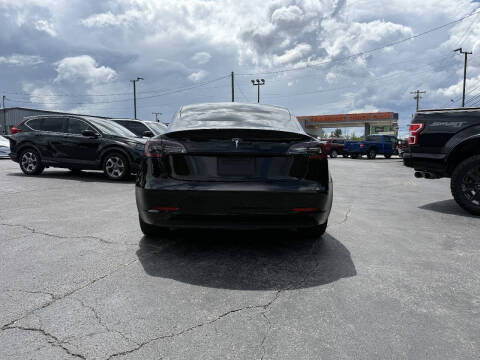2021 Tesla Model 3 Standard Range Plus