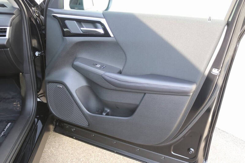 2025 Mitsubishi Outlander ES