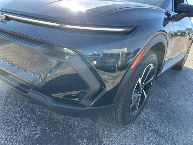 2026 Chevrolet Equinox EV LT 2