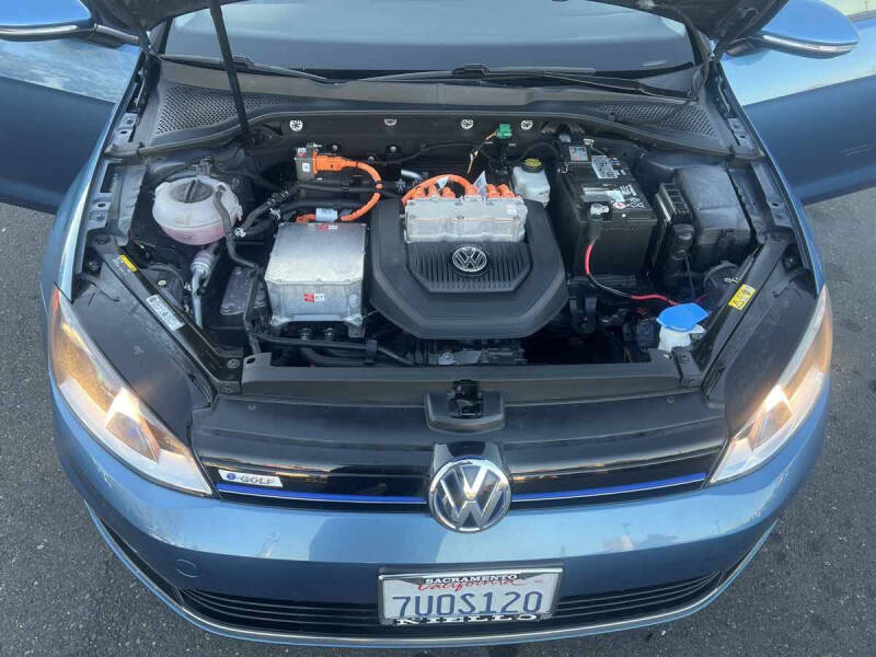 2016 Volkswagen e-Golf SE