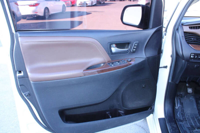 2015 Toyota Sienna