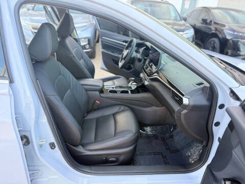 2025 Nissan Altima 2.5 SR