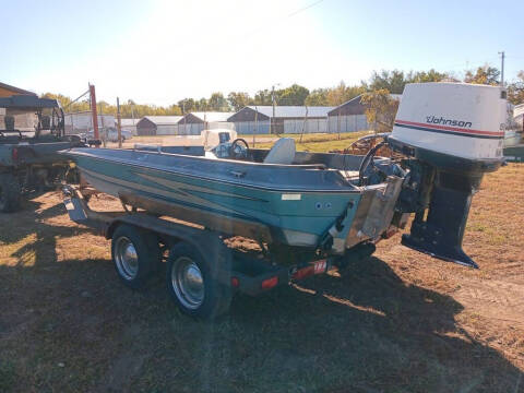 1983 Hydrasport 17'  Boat with Trailer