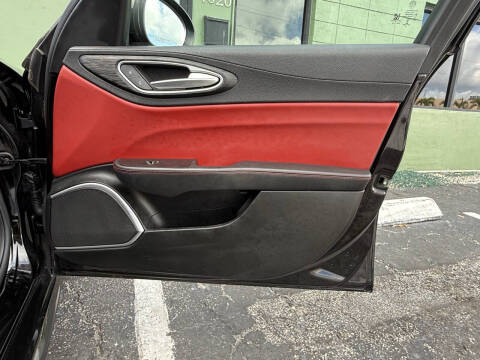 2019 Alfa Romeo Giulia Sport