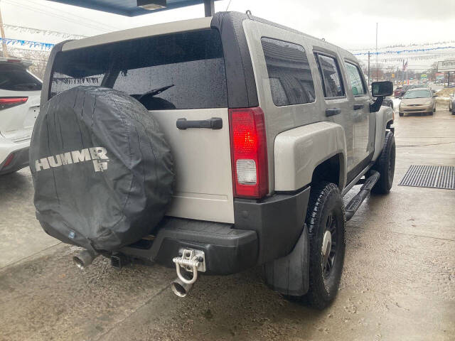 2006 HUMMER H3 for sale at Chuckie Bizzarro's Fleetwing Auto in Erie, PA