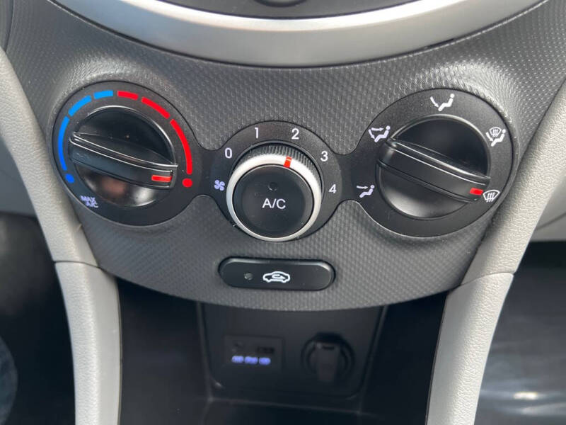 2013 Hyundai Accent GLS