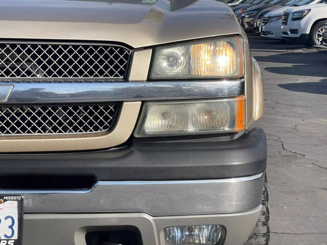 2005 Chevrolet Avalanche for sale at Victory Motors Inc in Modesto, CA