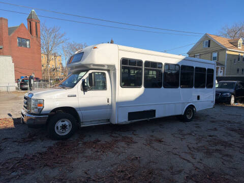 2017 Ford E-Series E-450 SD