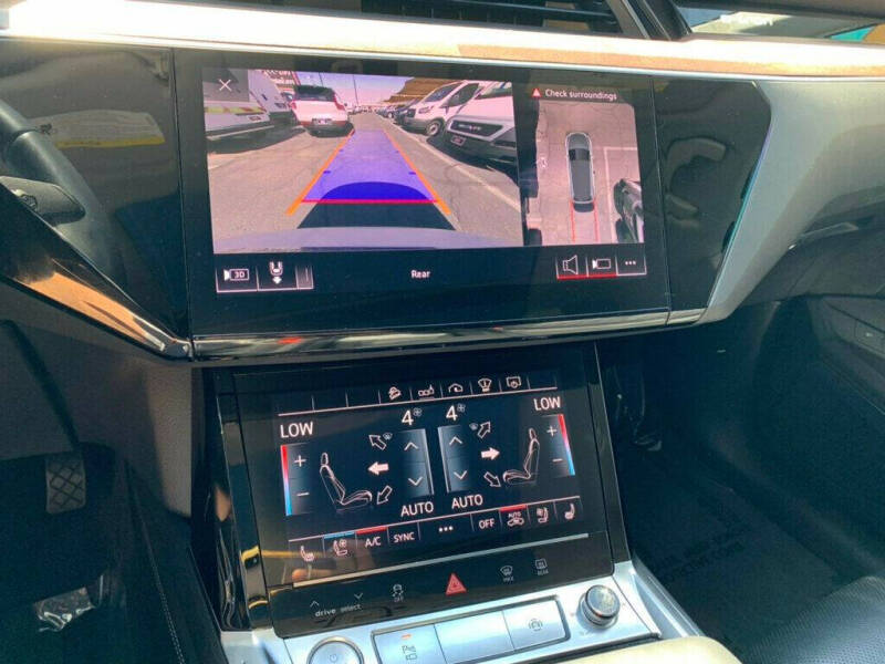 2019 Audi e-tron quattro Prestige