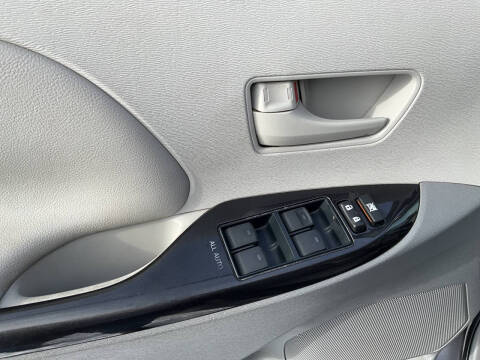 2011 Toyota Sienna LE 7-Passenger