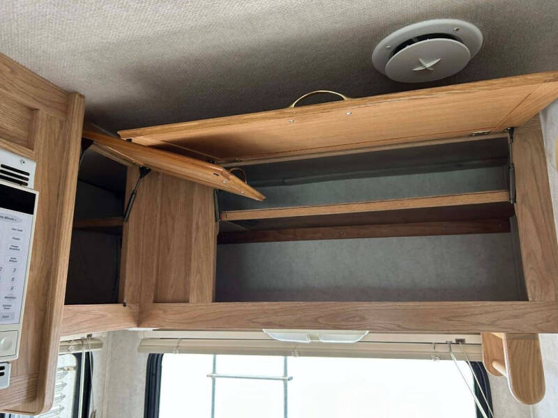 2001 Ford E-Series E-450 SD