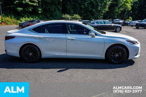 2024 Lexus ES 300h Luxury