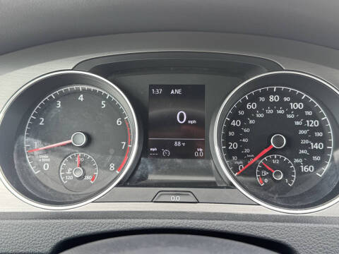 2016 Volkswagen Golf TSI S