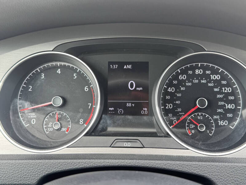 2016 Volkswagen Golf TSI S