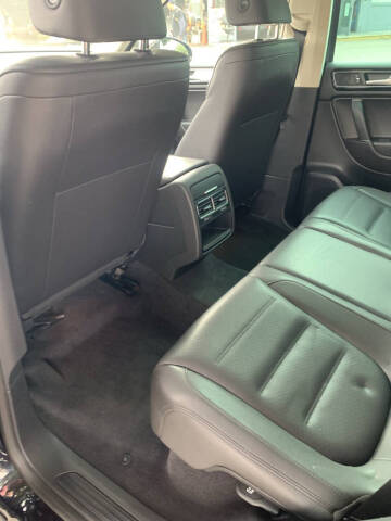 2016 Volkswagen Touareg VR6 Sport