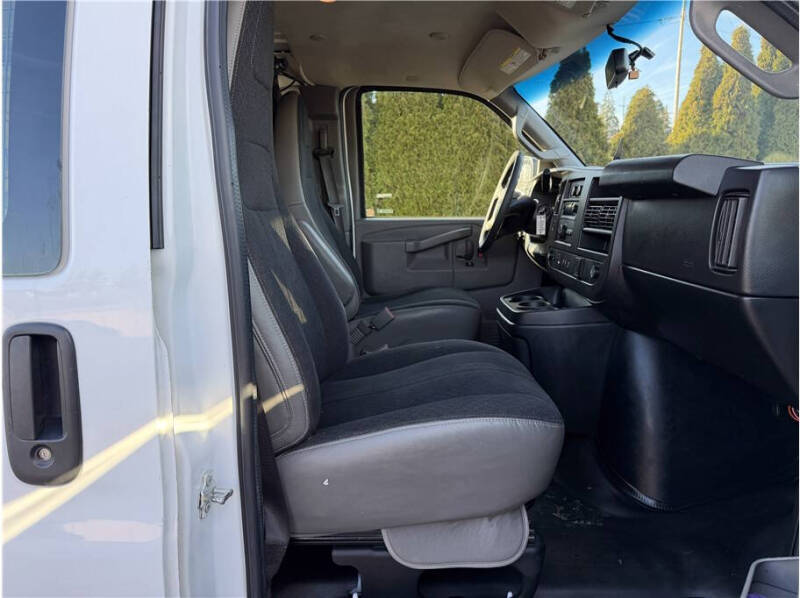 2019 Chevrolet Express 2500