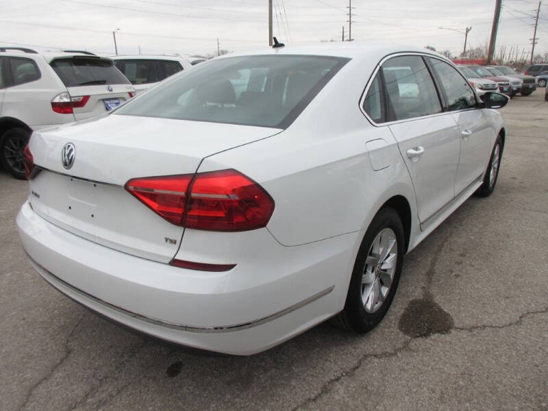 2016 Volkswagen Passat 1.8T S