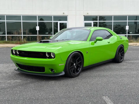 2017 Dodge Challenger 392 HEMI Scat Pack Shaker