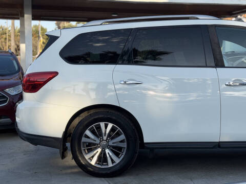2020 Nissan Pathfinder S