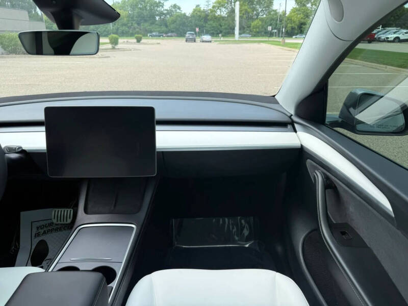 2025 Tesla Model Y Performance