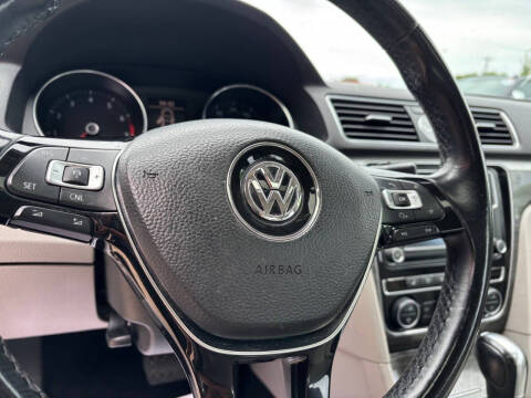 2016 Volkswagen Passat 1.8T SE