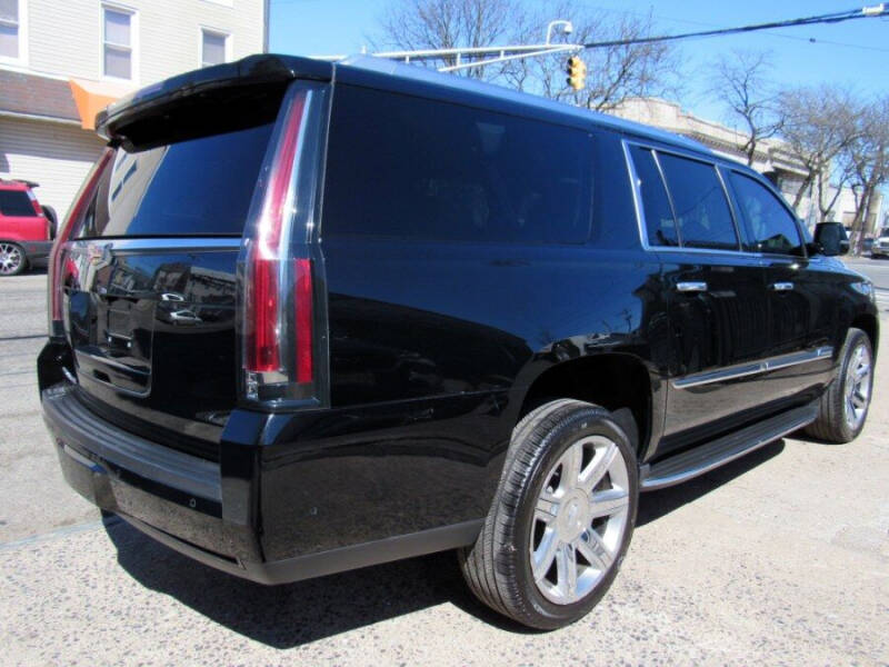 2018 Cadillac Escalade ESV Luxury