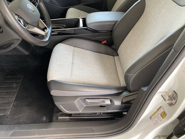 2023 Volkswagen ID.4 Pro