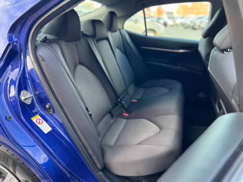 2018 Toyota Camry Hybrid LE