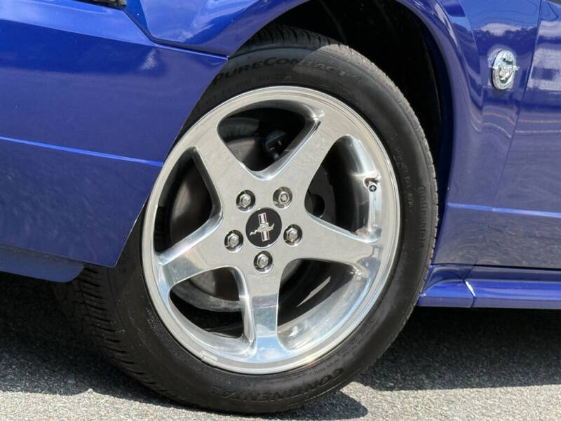 2004 Ford Mustang GT Deluxe