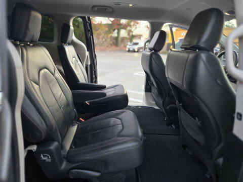 2017 Chrysler Pacifica Touring Plus