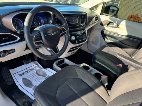 2017 Chrysler Pacifica LX