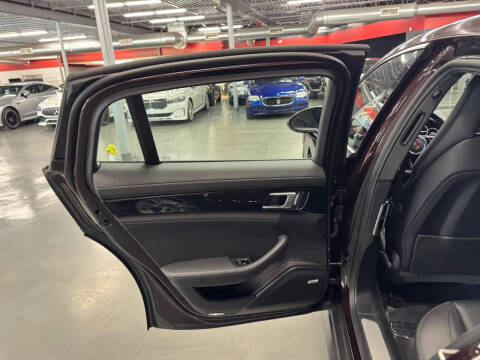 2022 Porsche Panamera