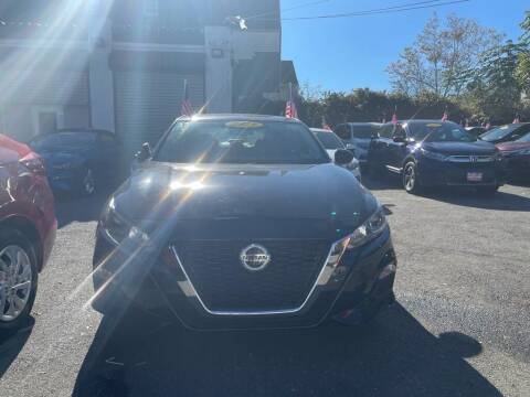 2019 Nissan Altima for sale at BHPH AUTO SALES in Newark NJ