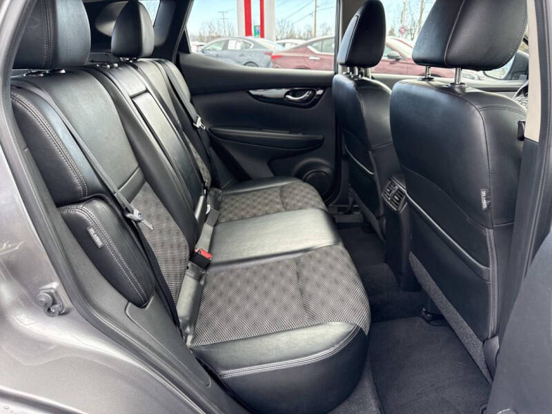 2022 Nissan Rogue Sport SV