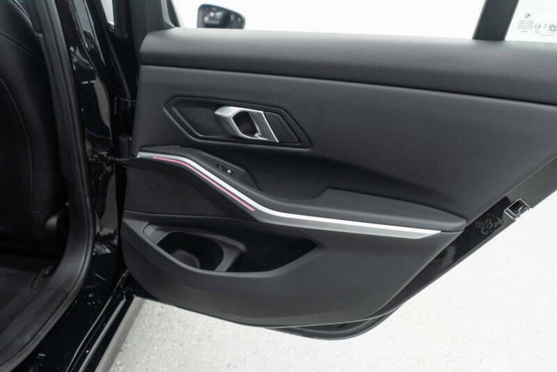 2025 BMW 3 Series 330i xDrive