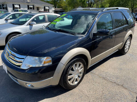 2009 Ford Taurus X for sale at South Park Motors in South Beloit IL