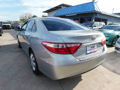 2016 Toyota Camry LE