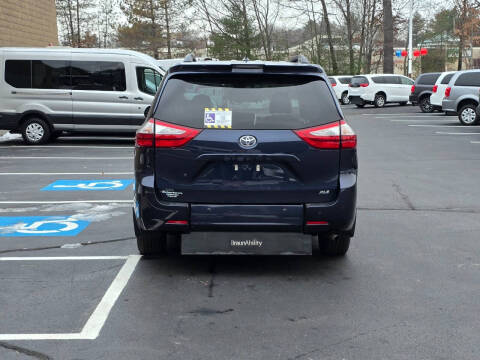 2019 Toyota Sienna XLE 8-Passenger