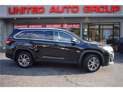 2019 Toyota Highlander for sale at United Auto Group in Putnam CT