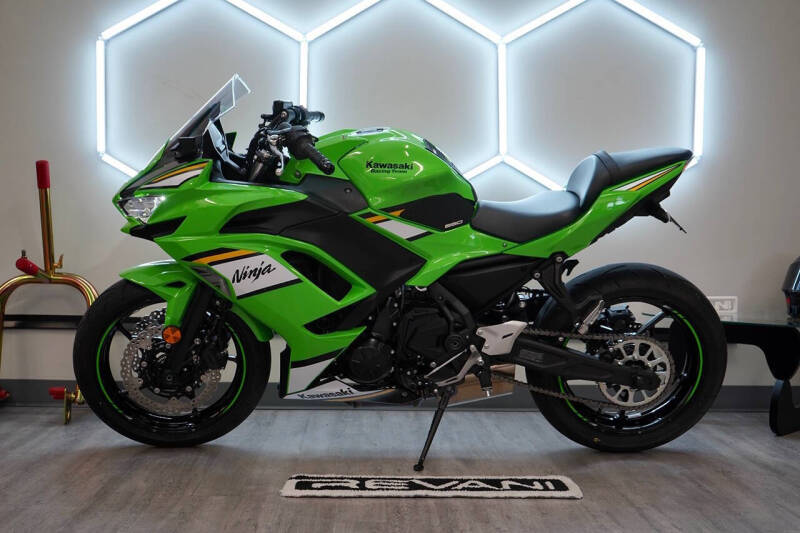 2025 Kawasaki Ninja 650 ABS KRT Edition