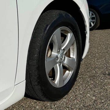 2017 Toyota Sienna LE 7-Passenger Auto Access Seat