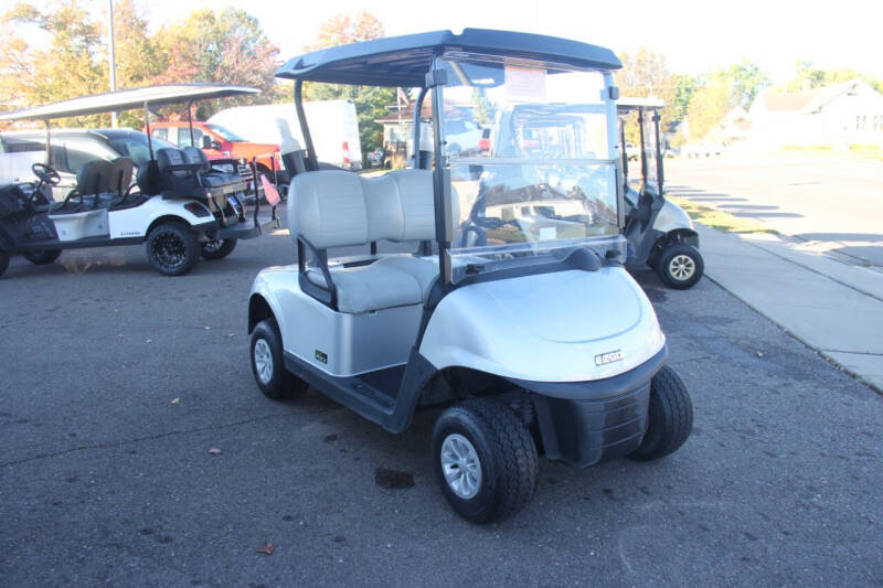 2020 E-Z-GO RXV ELiTE